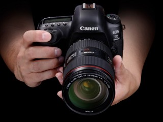 Canon 5D Mark IV for RENT