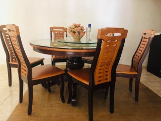 Dining Table for sale with 06 Chairs